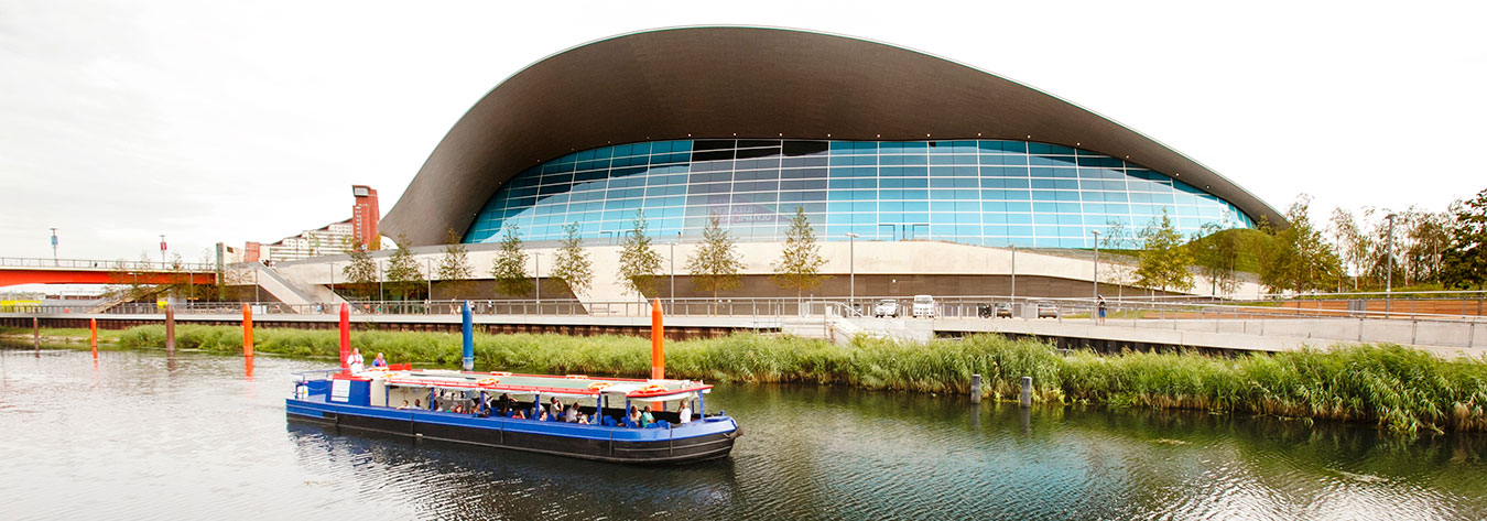A Queen Elizabeth Park Boat Tour operates in the east London area.