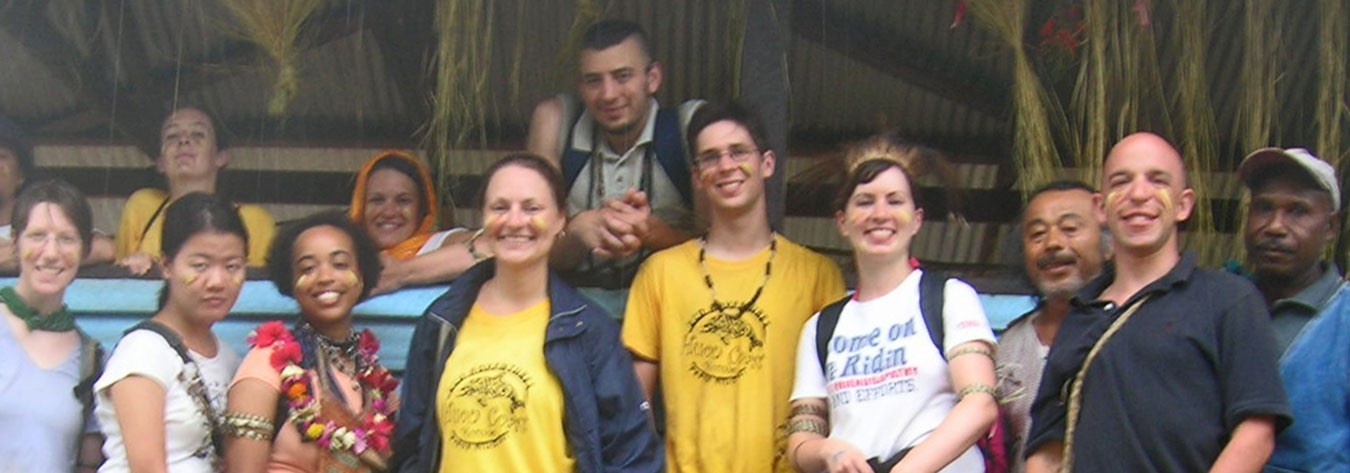 Sam Bird supported volunteer projects in Papua New Guinea with other JET participants.